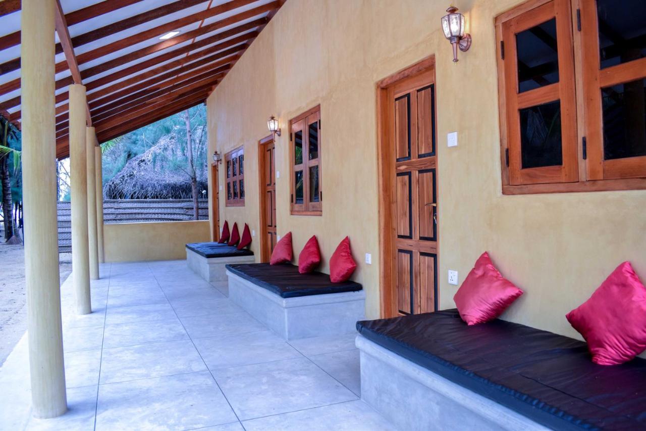 Omeesha Beach Hotel Kalpitiya Ngoại thất bức ảnh