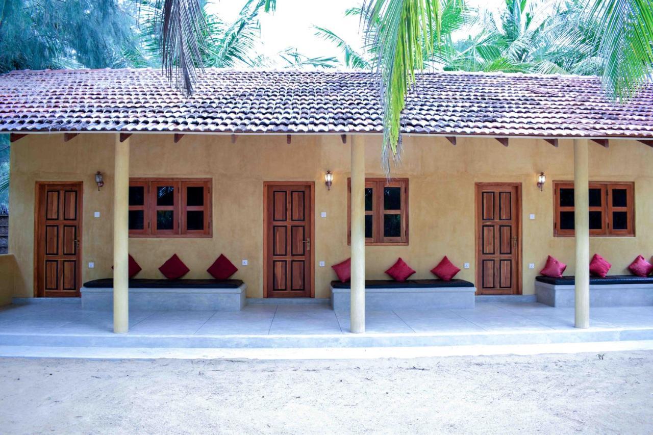 Omeesha Beach Hotel Kalpitiya Ngoại thất bức ảnh